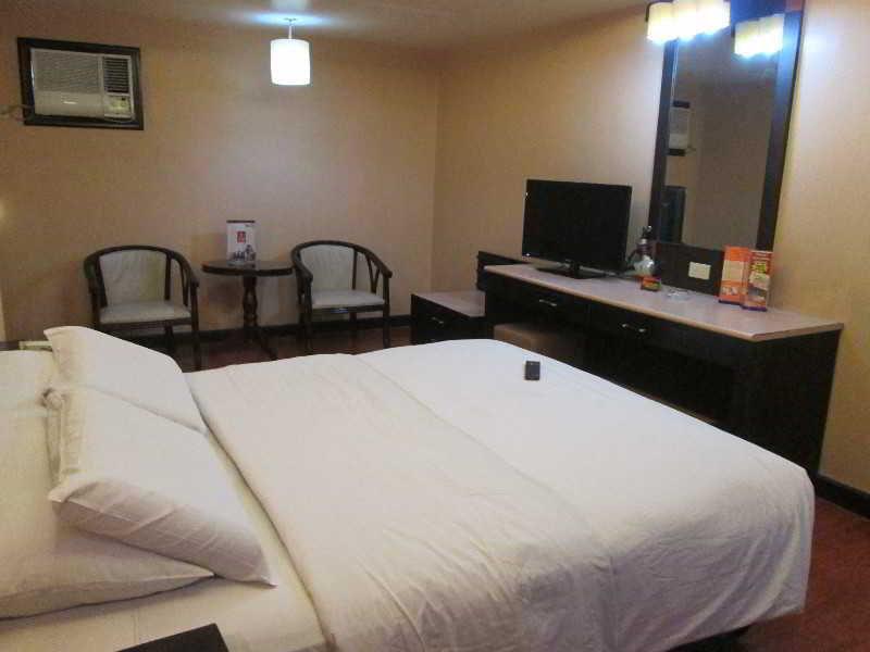 Hotel Sogo Tarlac מראה חיצוני תמונה